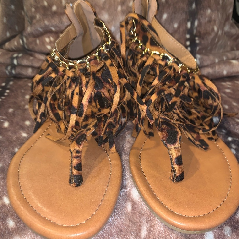 Leopard Sandal with Zipper back!
